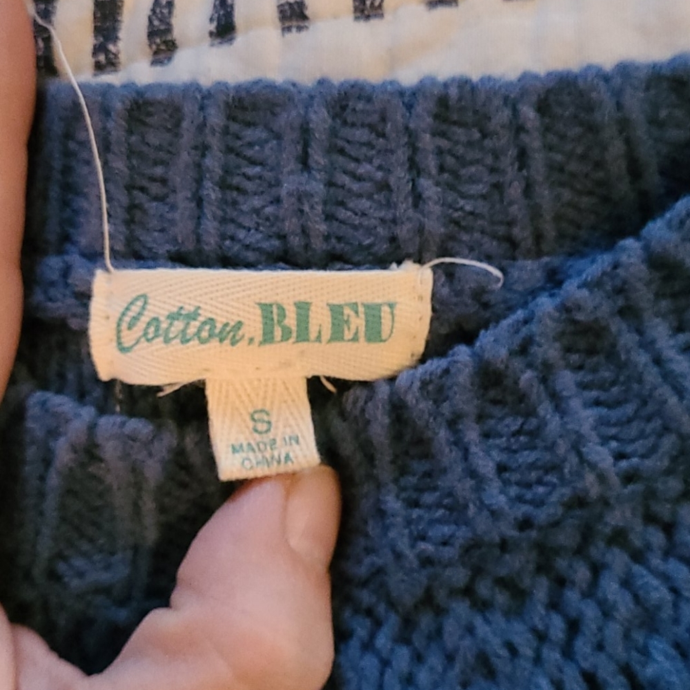 Sweater - Picture 3 of 3
